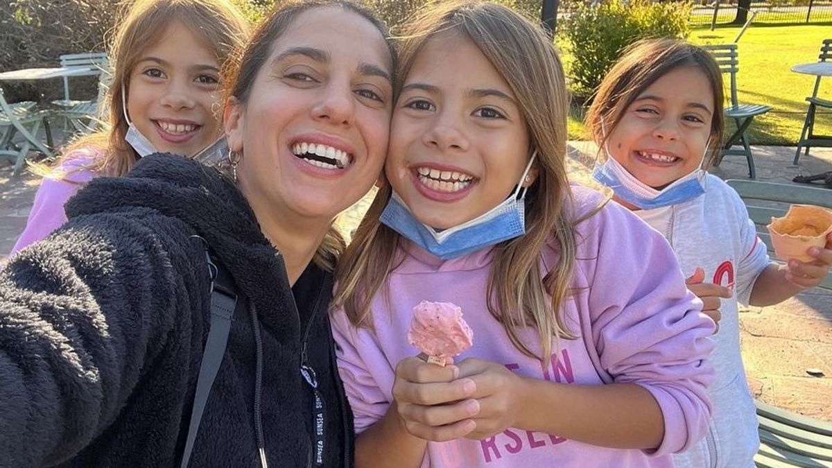 Cinthia Fernández y sus tres hijas, Charis, Bella y Francesca.&nbsp;