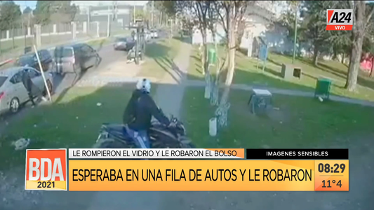 Ituzaingó: violento robo motochorro a autos en el semáforo