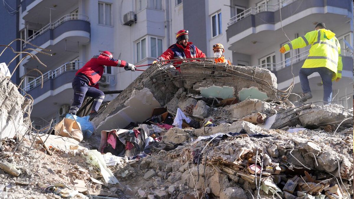 Los muertos ya superaron la cantidad de v&iacute;ctimas del terremoto de 1999. (Foto: Gentileza Jems)