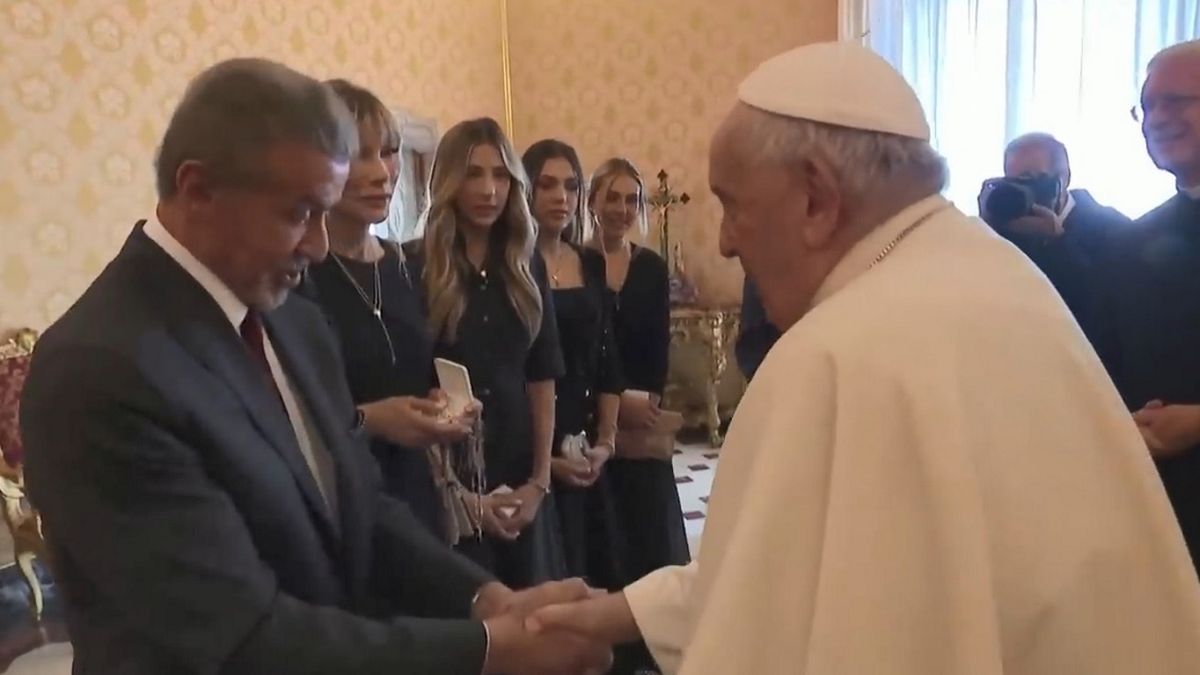 Sylvester Stallone visitó al Papa Francisco en el Vaticano ¡Y lo invitó a boxear!