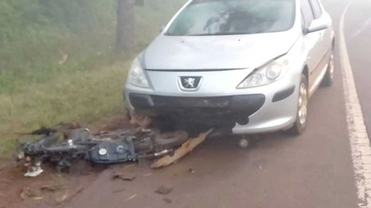 Lo atropellaron y arrastraron unos 20 kilómetros: el conductor está prófugo