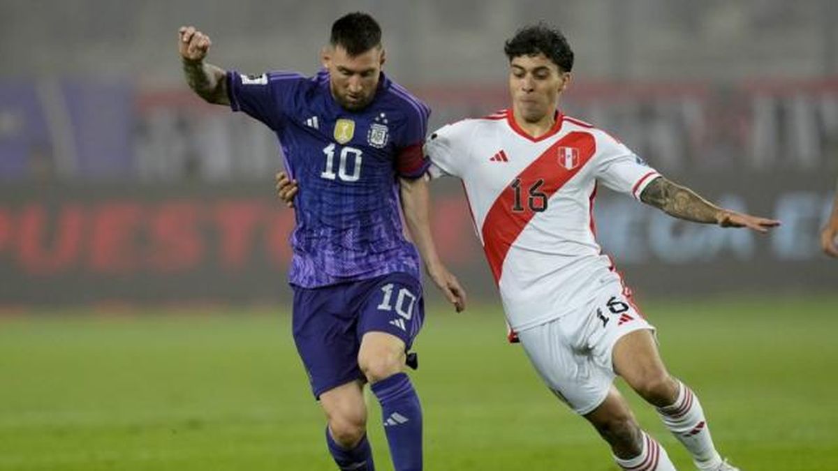 Messi, autor de los dos goles del partido ante Perú (Foto: Telam).