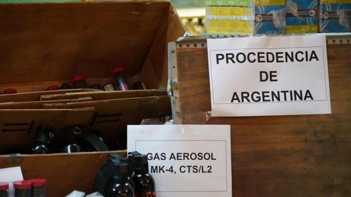 Las armas argentinas fueron encontradas en depósitivos de la policía boliviana (Foto: archivo).