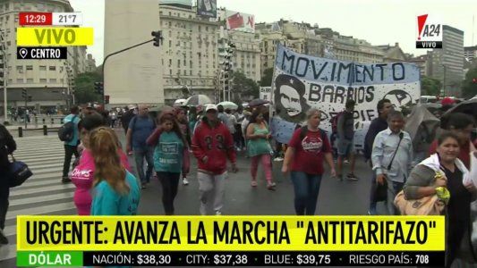 Primera marcha de las antorchas contra el tarifazo: quiénes participan y qué se viene para el resto del verano