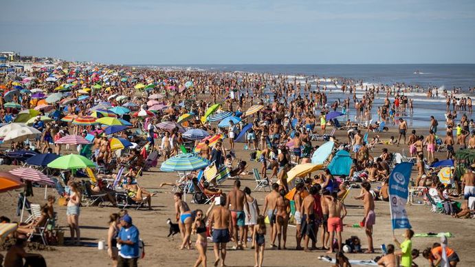 La costa bonaerense, Bariloche y Villa Carlos Paz fueron los destinos turísticos más elegidos en la primera quincena de enero