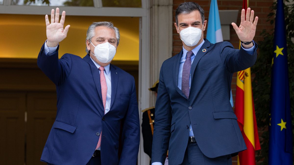 Alberto Fernández visitó a Pedro Sánchez en Madrid el 11 de mayo pasado.