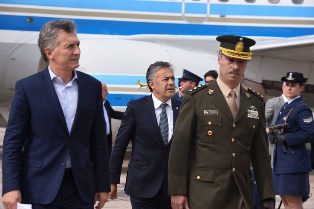 Mientras “Nico” negocia con el Fondo, Macri se mostró con Cornejo y trató de dar un mensaje de tranquilidad