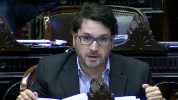 Garretón, uno de los indecisos, adelantó su voto en contra y se mantiene el empate técnico