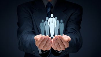 9 consejos para convertirte en un líder, según el autor más determinante en la historia de los emprendedores 