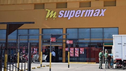 Motochorros armados robaron $2,5 millones en un supermercado de Corrientes