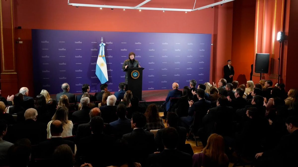 Javier Milei encabezó una cumbre con legisladores del oficialista LLA en la Casa Rosada (Foto: Presidencia).