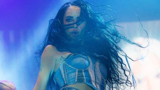 En pleno show, Lali Espósito le tiró onda a un agente de seguridad: el video