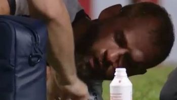 ¡No apto para sensibles! El sangriento golpe de un futbolista de Claypole en el duelo ante Newells por Copa Argentina