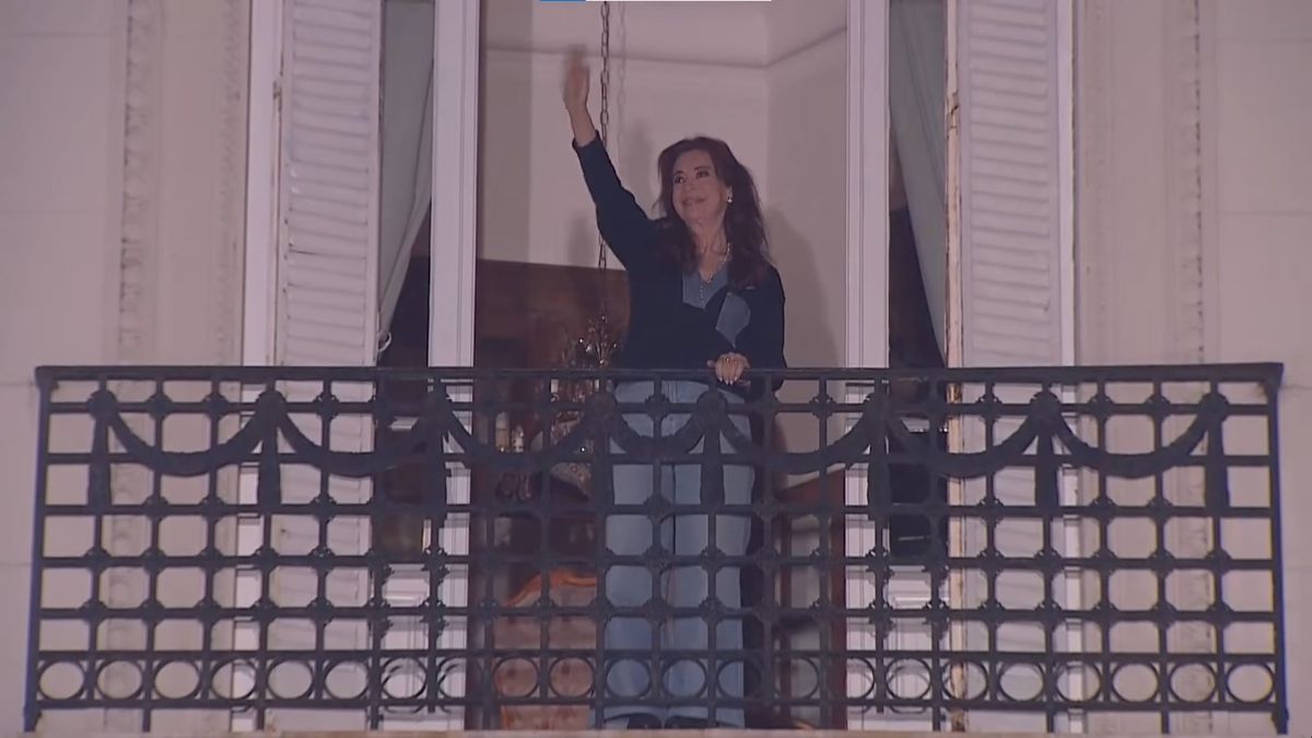 Militantes y dirigentes recordaron el intento de asesinato ocurrido en 2022 con un acto en San José 1111. (Foto: captura de pantalla)