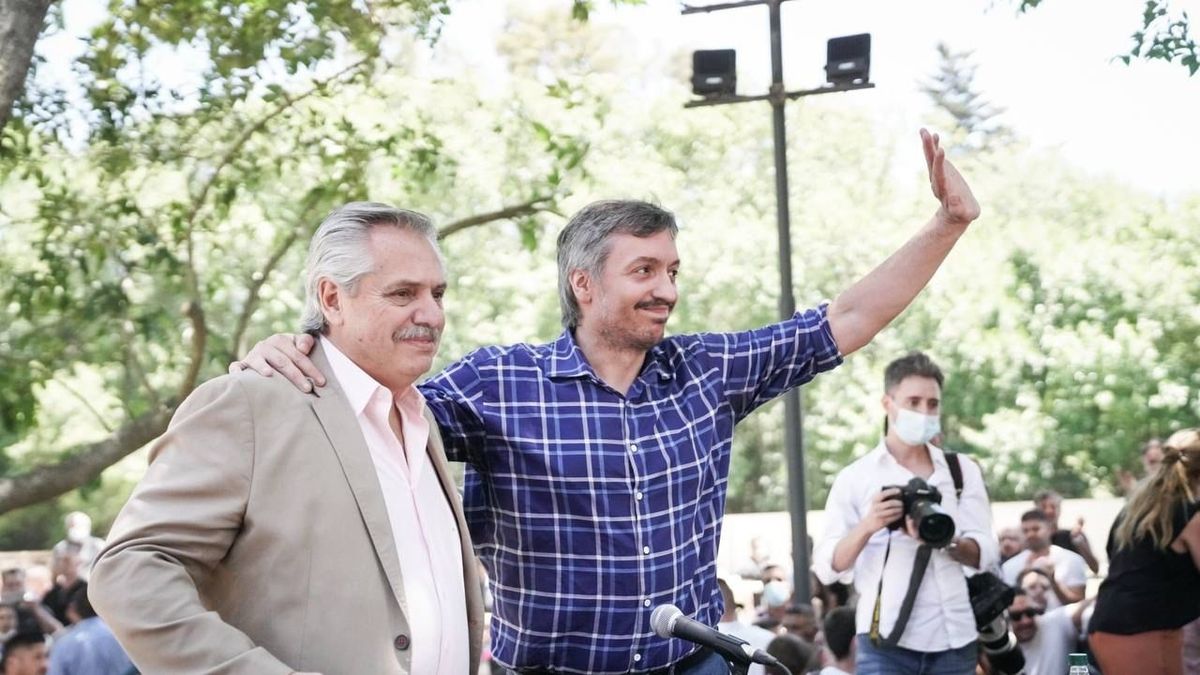 Máximo Kirchner asume la presidencia del PJ bonaerense acompañado de Alberto Fernández. (Foto: Télam)