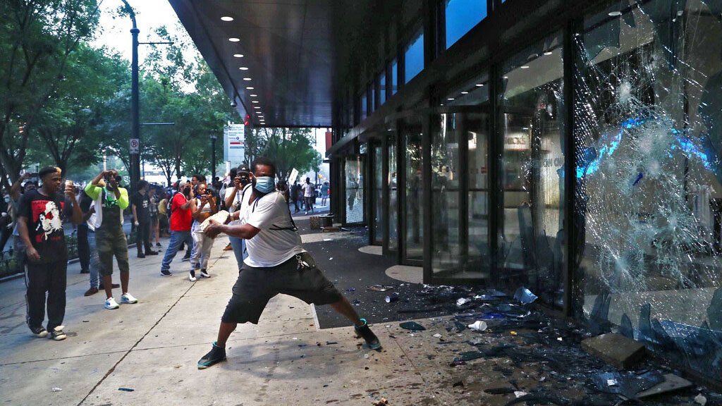 Estados Unidos: las protestas por la violencia racial de la policía se trasladan a Atlanta tras otro asesinato