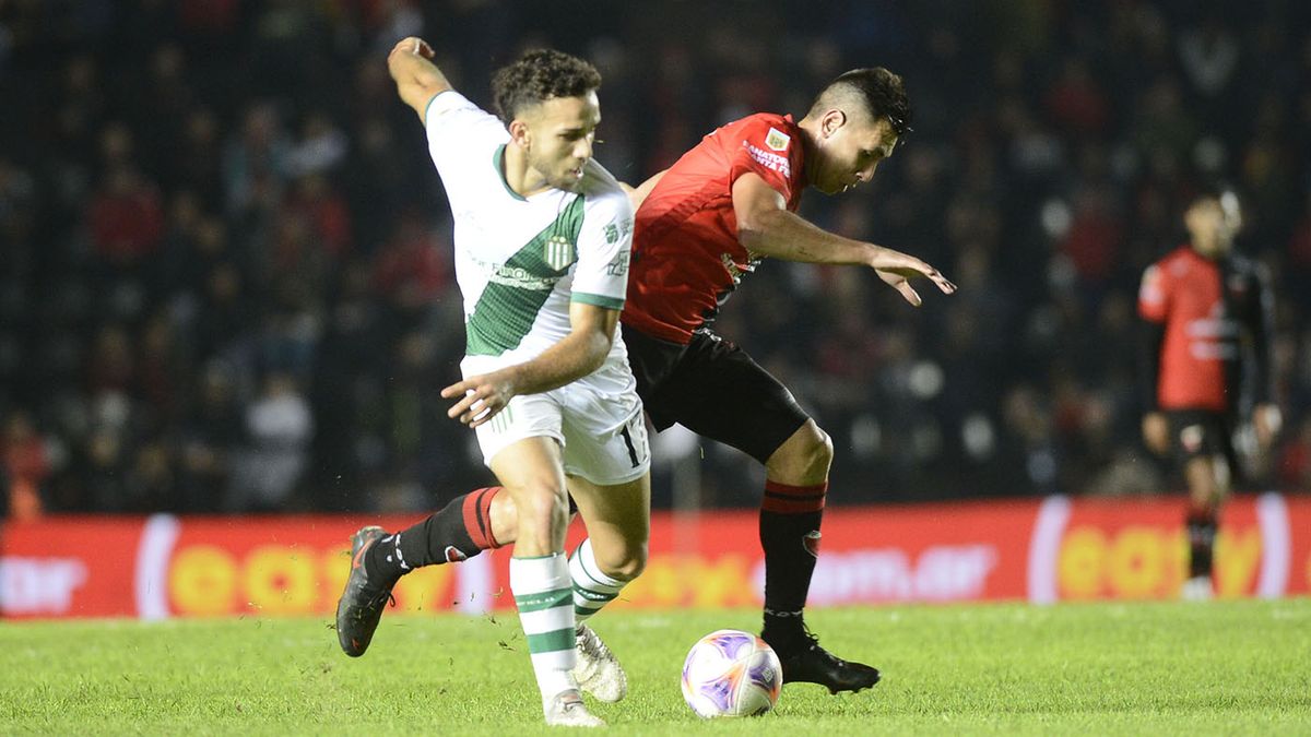 Colón de Santa Fe le ganó este sábado a Banfield por 2 a 0 como local. (Foto: Télam)