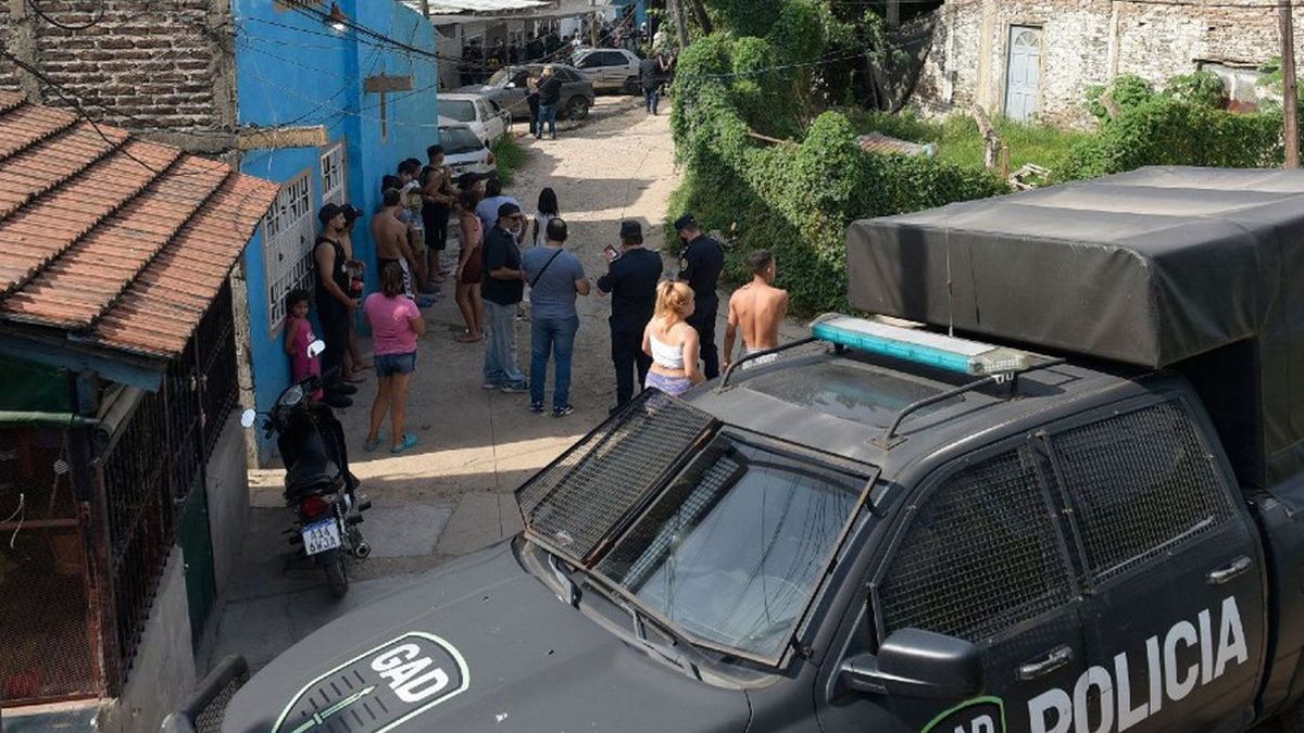 Operativo policial en Puerta 8