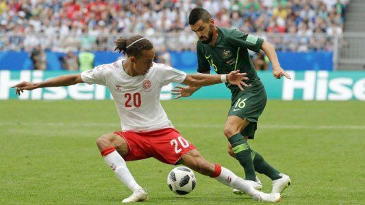 Dinamarca y Australia empataron para que Perú siga soñando