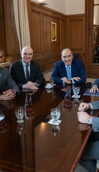 Presupuesto 2025: el Gobierno quiere empezar el debate en comisiones la semana que viene y sin Toto Caputo