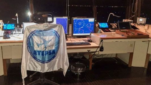 Paro de controladores aéreos: el Gobierno amenaza con sanciones a los gremios si no cumplen servicios mínimos