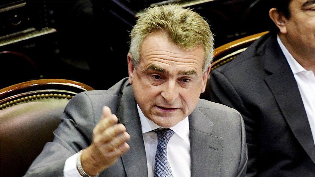 Rossi: El Presidente pidió expresamente que se incluya a los docentes entre los primeros que se vacunen