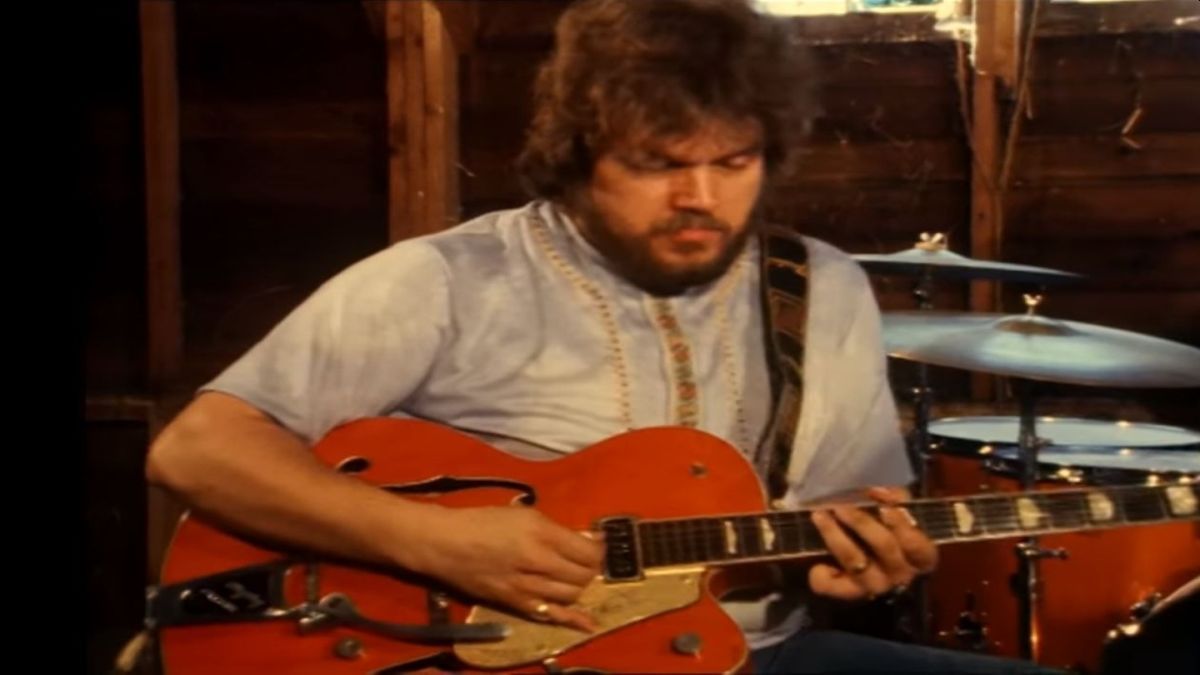 Randy Bachman en los a&ntilde;os 70 junto a su guitarra Gretsch.