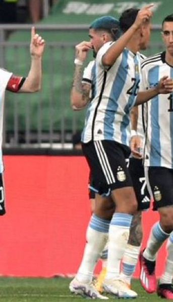 ¡Imparable! La Selección Argentina le ganó 2-0 a Australia con goles de Messi y Pezzella