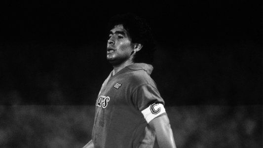 El alcalde de Nápoles anunció que el estadio del club pasará a llamarse Diego Armando Maradona