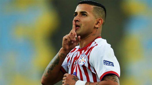 La bomba teledirigida de Derlis González que puso el 2-0 de Paraguay sobre Qatar