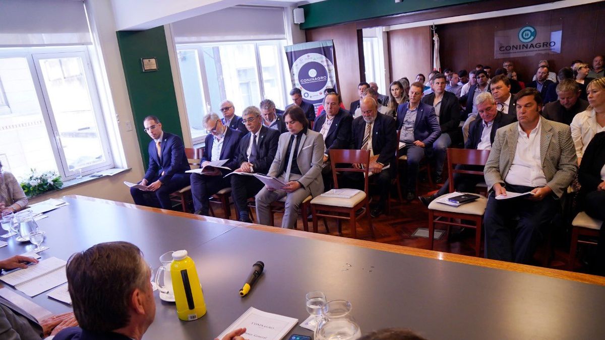 La Asamblea de Coninagro terminó con el anuncio de Elbio Laucirica electo presidente.