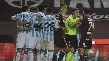 Racing le ganó a Lanús en el Sur y sigue en lo más alto de la tabla