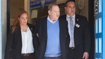 Harvey Weinstein es dejado en libertad tras pagar fianza de un millón de dólares