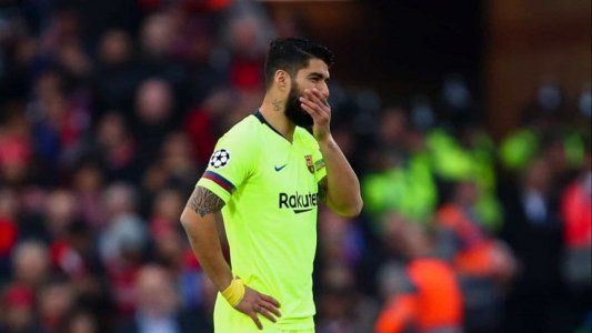 El Barcelona (y Messi) recibieron un golpe durísimo: Luis Suárez deberá pasar por el quirófano