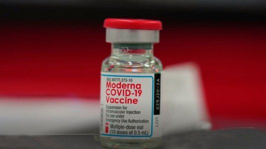 El laboratorio Moderna asegura que su vacunas es efectiva ante las mutaciones del coronavirus