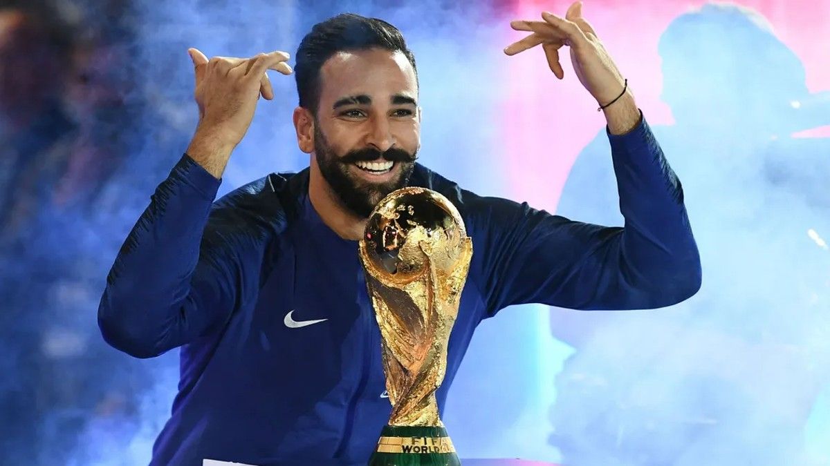 Adil Rami fue campeón con Francia en Rusia 2018 y realizó fuertes declaraciones contra el Dibu Martínez.&nbsp;
