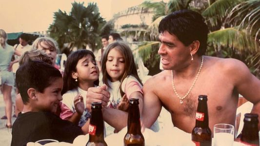 La foto del actor de niño y su pulseada con Diego Maradona