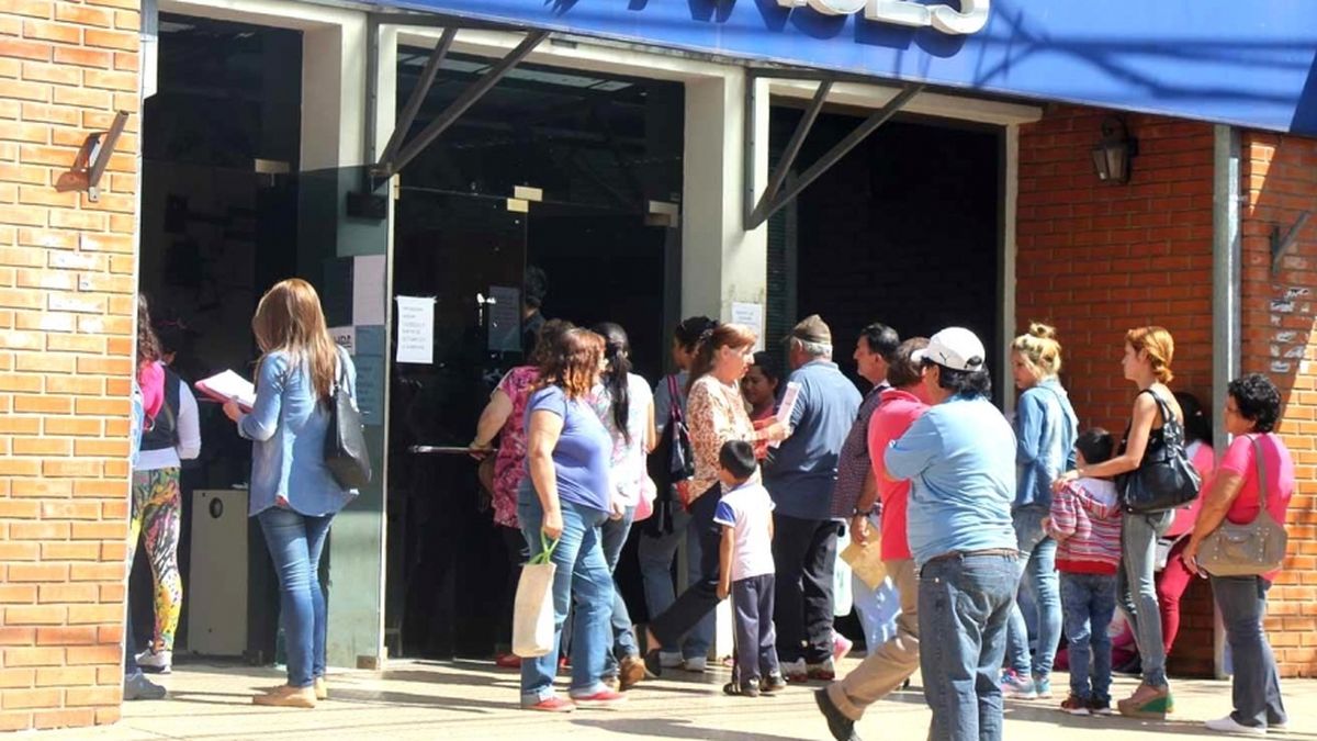 ANSES: el Gobierno evalúa un BONO para JUBILADOS y PENSIONADOS