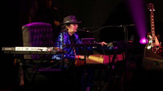 Enojo y preocupación en Rosario: Charly García tuvo que terminar antes su show por un problema de salud