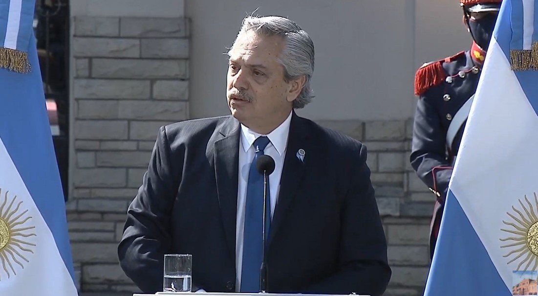 Alberto sobre Internet, celulares y cable: El Estado debe regular servicios públicos para proteger al usuario