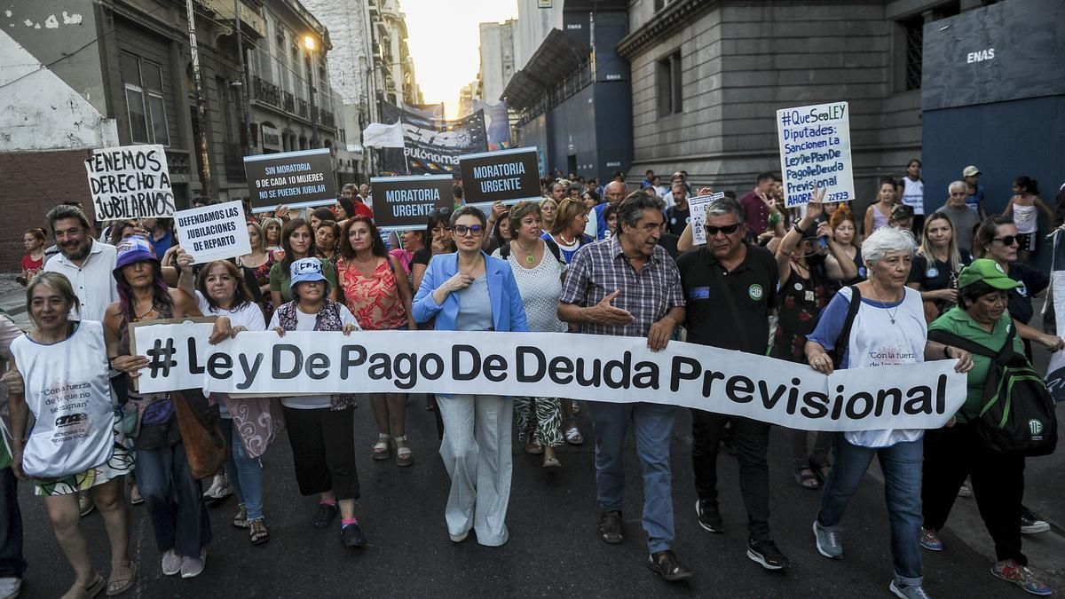 Ley Bases: el Gobierno quiere dejar sin efecto la moratoria previsional impulsada en la gestión de Alberto Fernández (Foto: archivo).