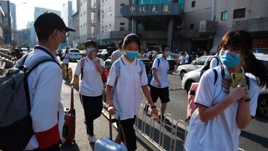 Pekín cierra todas sus escuelas por nuevo brote, más contagioso, de Covid-19