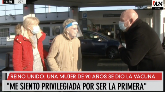 Las primeras mujeres en darse la vacuna de Pfizer en primera persona