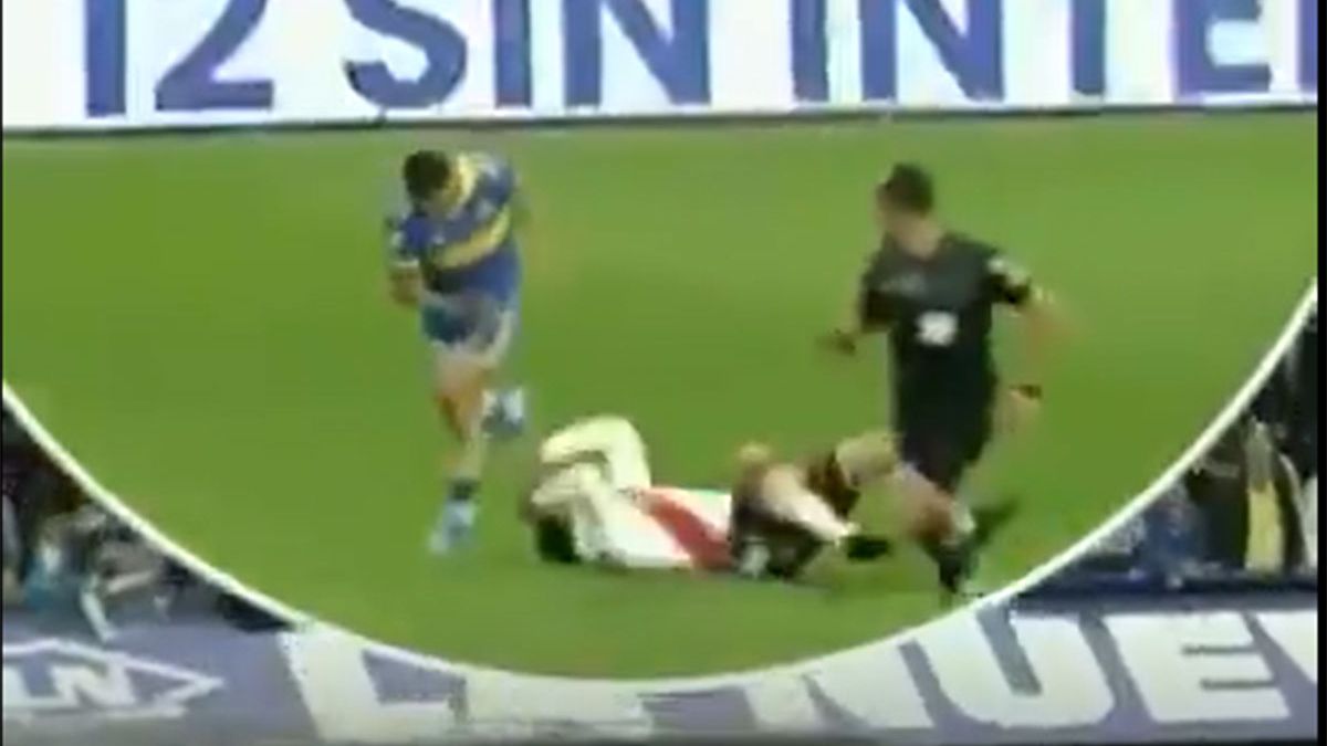 El momento exacto en que el Rodrigo Aliendro cae tras sufrir la grave lesión (Foto: captura de video).