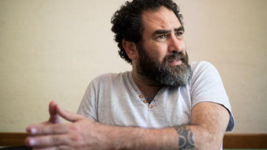 Un funcionario del ministerio de Desarrollo llama a escrachar a los súper que cobran comisiones a los que tengan la tarjeta Alimentar