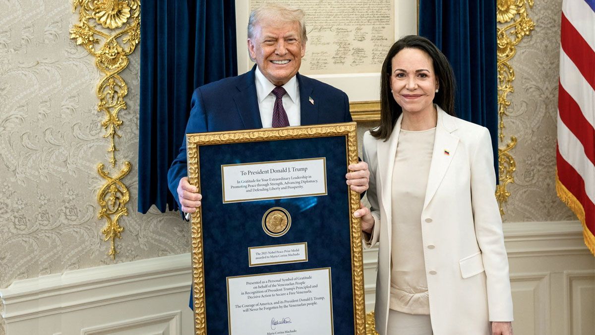En 2025, Mar&iacute;a Corina Machado, ante los reclamos de Donald Trump, fue a la Casa Blanca y comparti&oacute; la medalla del Nobel con el presidente de EE.UU. (Foto: Archivo)