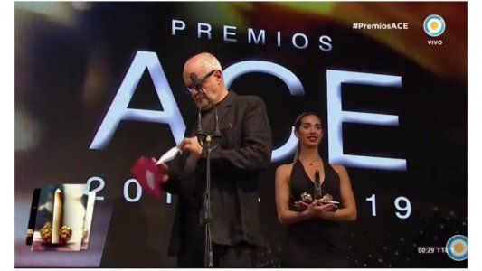 Insólito blooper en los Premios ACE al anunciarse el ganador del Oro