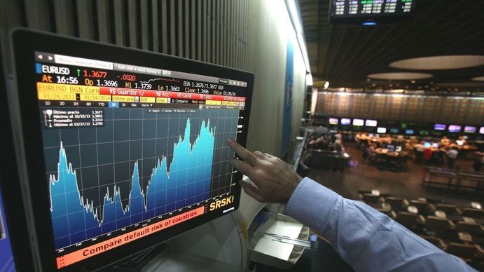 Lunes negro para los mercados: fuerte caída de las acciones y bonos argentinos mientras que el riesgo país roza los 2.000 puntos
