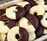 Anillitos de maicena y chocolate: la receta fácil para acompañarlos con el mate o café