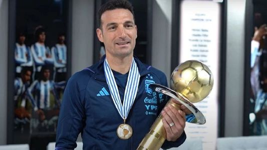 Lionel Scaloni se la jugó y eligió entre Messi y Maradona: Para mí el mejor es...